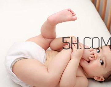 寶寶紅屁股擦什么好？寶寶拉屎綠色怎么回事？