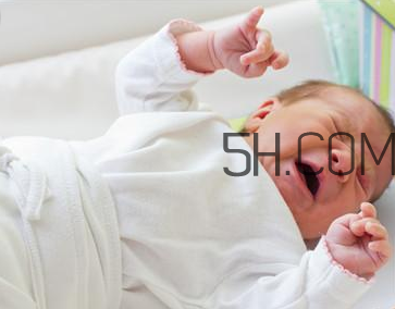 嬰兒夜哭怎么辦？嬰兒臉上起小紅點如何護理？