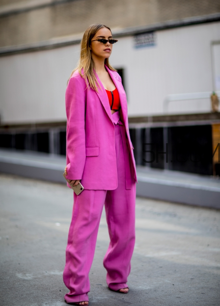 粉色西裝怎么搭配？粉色西裝搭配圖片