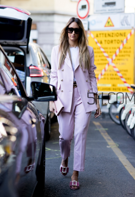 粉色西裝怎么搭配？粉色西裝搭配圖片