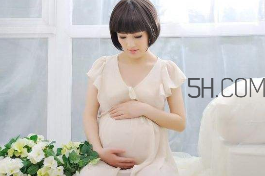 孕婦牙齦發(fā)炎腫痛怎么辦？早孕白帶有什么變化？