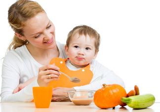 教會寶寶自己吃飯，你做到這些了嗎？