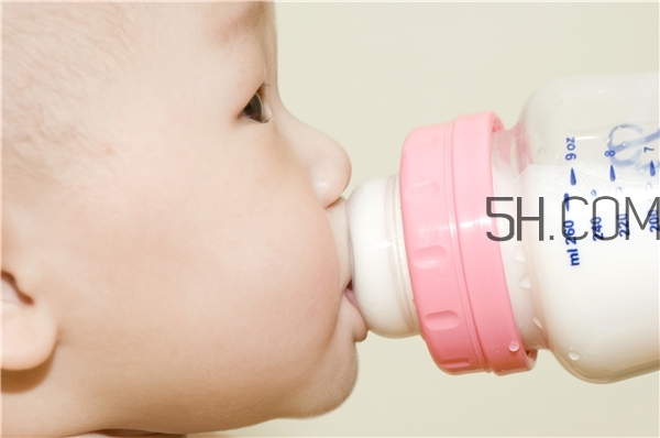 順產(chǎn)喂奶可以吃餅干嗎 順產(chǎn)后可以吃什么零食 順產(chǎn)喂奶可以吃餅干嗎 順產(chǎn)后可以吃什么零食