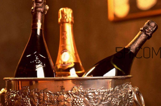 葡萄酒是不是時(shí)間越長(zhǎng)越好？葡萄酒是甜的嗎