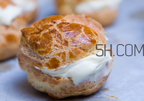 奶油泡芙能放多久 奶油泡芙能隔夜嗎 奶油泡芙能放多久 奶油泡芙能隔夜嗎