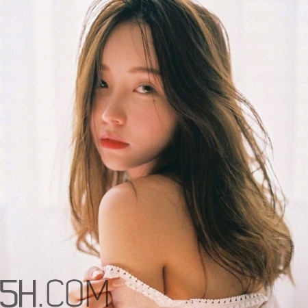 長卷發(fā)發(fā)型圖片女2022 長卷發(fā)圖片女神范 長卷發(fā)發(fā)型圖片女2022 長卷發(fā)圖片女神范