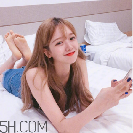 長卷發(fā)發(fā)型圖片女2022 長卷發(fā)圖片女神范 長卷發(fā)發(fā)型圖片女2022 長卷發(fā)圖片女神范