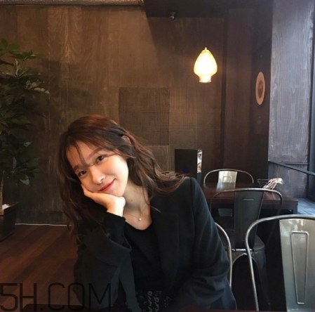 長卷發(fā)發(fā)型圖片女2022 長卷發(fā)圖片女神范 長卷發(fā)發(fā)型圖片女2022 長卷發(fā)圖片女神范