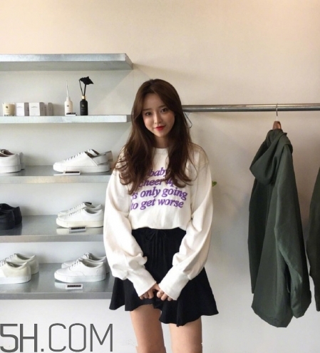 長卷發(fā)發(fā)型圖片女2022 長卷發(fā)圖片女神范 長卷發(fā)發(fā)型圖片女2022 長卷發(fā)圖片女神范