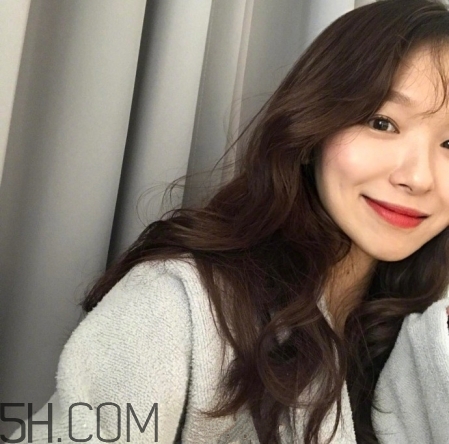 長卷發(fā)發(fā)型圖片女2022 長卷發(fā)圖片女神范 長卷發(fā)發(fā)型圖片女2022 長卷發(fā)圖片女神范