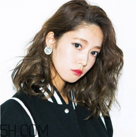 齊肩燙發(fā)圖片大全 齊肩燙發(fā)發(fā)型圖片女 齊肩燙發(fā)圖片大全 齊肩燙發(fā)發(fā)型圖片女