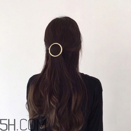 長卷發(fā)發(fā)型圖片女2022 長卷發(fā)圖片女神范 長卷發(fā)發(fā)型圖片女2022 長卷發(fā)圖片女神范