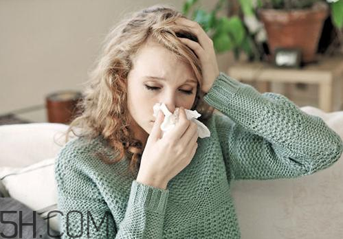 風熱感冒有哪些癥狀？風寒感冒有哪些癥狀？