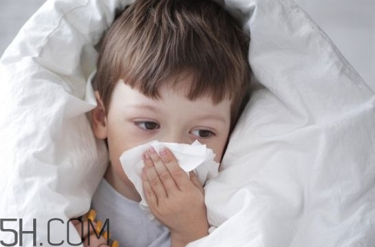 風熱感冒有哪些癥狀？風寒感冒有哪些癥狀？
