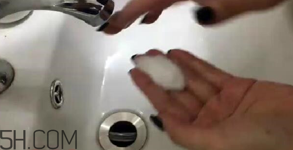 elta md洗面奶真假怎么辨別_對(duì)比圖 elta md洗面奶真假怎么辨別_對(duì)比圖