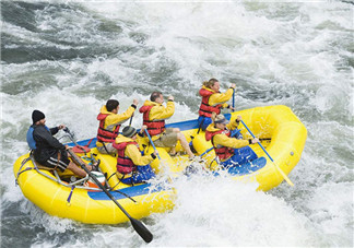 漂流小孩多大可以玩？漂流穿什么衣服鞋子合適？