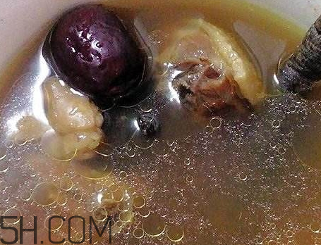 黑棗可以煲湯嗎 黑棗煲湯要去核嗎 黑棗可以煲湯嗎 黑棗煲湯要去核嗎