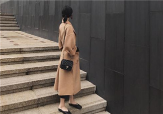 羊毛大衣會(huì)越穿越大嗎？羊毛大衣變形了怎么辦？