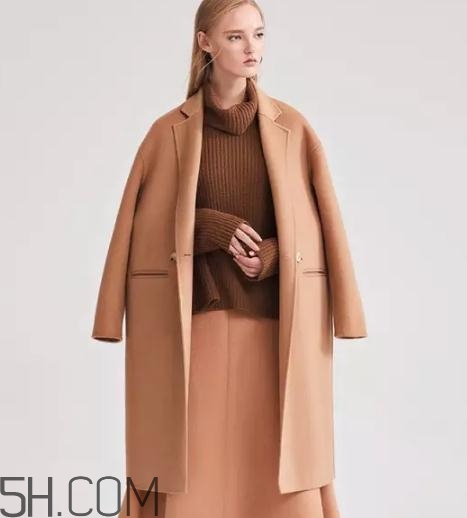 羊毛大衣會(huì)粘毛嗎？羊毛大衣粘毛怎么辦？