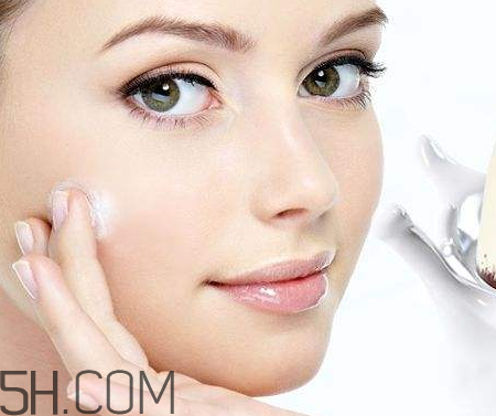 爆奶霜可以直接擦臉嗎 爆奶霜可以當乳液用嗎 爆奶霜可以直接擦臉嗎 爆奶霜可以當乳液用嗎