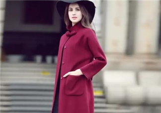 羊毛大衣會(huì)粘毛嗎？羊毛大衣粘毛怎么辦？