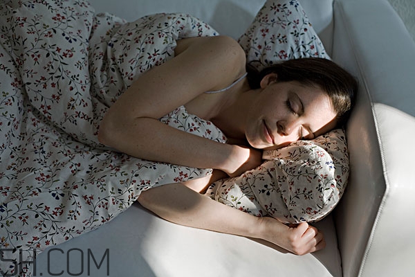 男人經(jīng)常熬夜會影響生育嗎 男人也要對自己好一點 男人經(jīng)常熬夜會影響生育嗎 男人也要對自己好一點