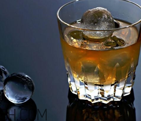 喝酒會(huì)引起痛風(fēng)嗎？喝酒會(huì)引起面癱嗎？