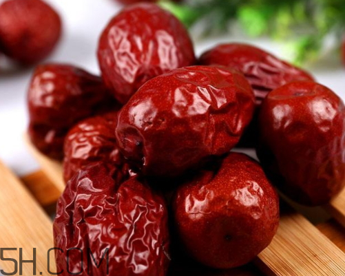 灰棗價格多少錢一斤 灰棗和紅棗有什么區(qū)別 灰棗價格多少錢一斤 灰棗和紅棗有什么區(qū)別