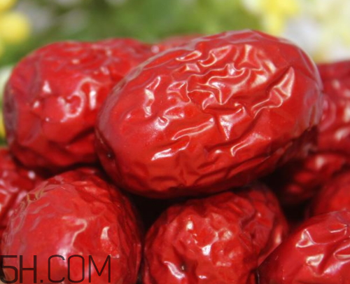 灰棗價格多少錢一斤 灰棗和紅棗有什么區(qū)別 灰棗價格多少錢一斤 灰棗和紅棗有什么區(qū)別