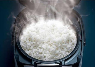 煮飯?jiān)趺床徽冲?？煮飯能用開水嗎