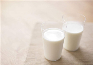喝純牛奶喝多少合適？牛奶凍怎么做好吃？