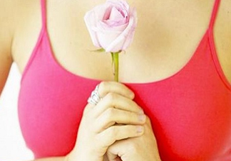 是什么因素決定了乳房大?。咳榉棵浲词窃趺椿厥?><p><strong>是什么因素決定了乳房大?。咳榉棵浲词窃趺椿厥?/strong></p></a></li> <li><a href=