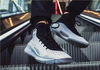 under armour curry 4黑白配色上腳效果怎么樣？