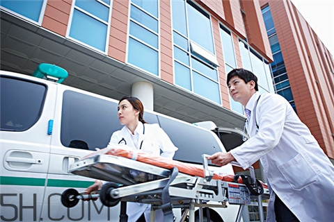 肝硬化對視力有影響嗎？肝硬化對結(jié)腸有影響嗎？