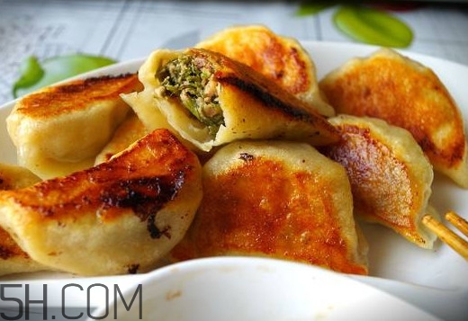 怎么用速凍餃子做煎餃？沒(méi)有平底鍋怎么做煎餃