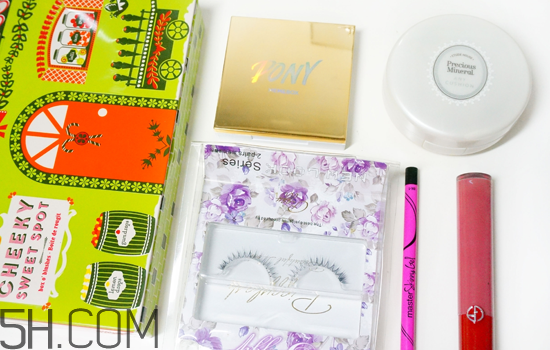 國(guó)產(chǎn)彩妝排行榜前十名 新手化妝詳細(xì)步驟和技巧圖解 國(guó)產(chǎn)彩妝排行榜前十名 新手化妝詳細(xì)步驟和技巧圖解