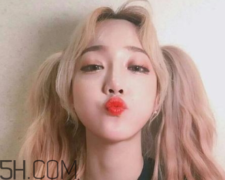 吧唧一口什么意思 女生說吧唧是什么意思 吧唧一口什么意思 女生說吧唧是什么意思