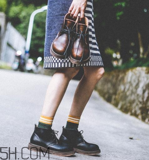 馬丁靴里面怎么清洗？馬丁靴里褪色怎么辦？