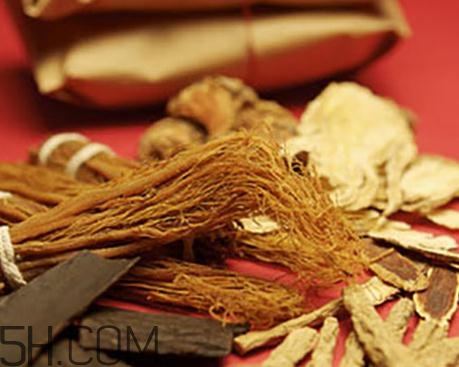 睪丸炎是什么引起的？睪丸炎吃什么消炎藥？