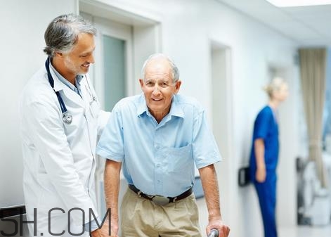 冠心病為什么下肢水腫？冠心病為什么會(huì)心絞痛？