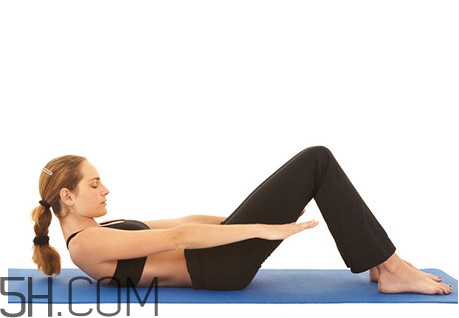 仰臥起坐起不來怎么辦？仰臥起坐對身體有傷害嗎