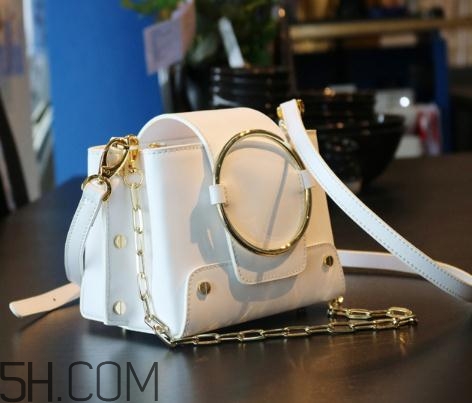 白色包包變黃了怎么辦？白色包包黑了怎么清洗？