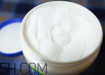 絲塔芙致潤(rùn)保濕霜怎么樣？絲塔芙致潤(rùn)保濕霜好用嗎？