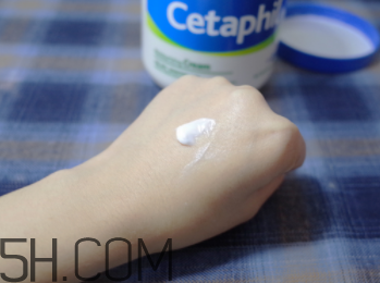 絲塔芙致潤(rùn)保濕霜怎么樣？絲塔芙致潤(rùn)保濕霜好用嗎？