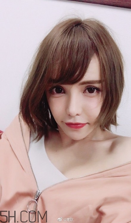 女人說嘖嘖是什么意思？女生發(fā)消息嘖嘖代表什么