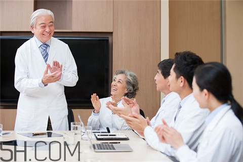 紅眼病多發(fā)于什么季節(jié)?紅眼病對視會傳染嗎? 紅眼病多發(fā)于什么季節(jié)?紅眼病對視會傳染嗎?