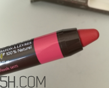 小蜜蜂唇膏筆怎么樣？小蜜蜂唇膏筆好用嗎？