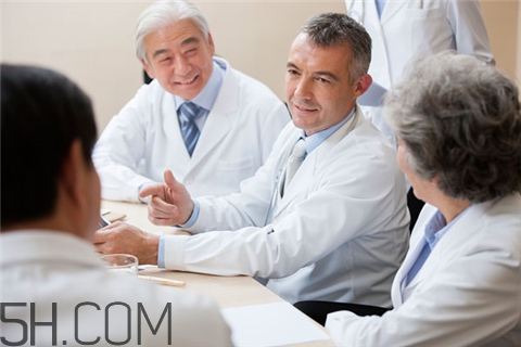 青光眼跟心臟有關系嗎？青光眼跟上火有關系嗎？