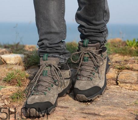 登山鞋要買大一碼嗎？登山鞋會越穿越大嗎？