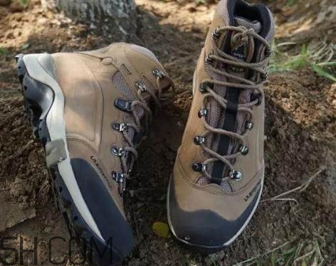 登山鞋買高幫還是低幫？登山鞋買小了怎么辦？